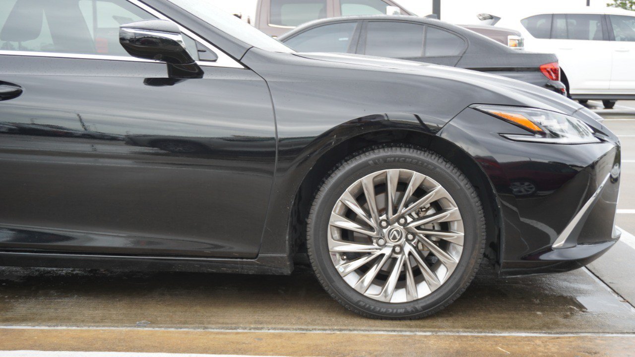 Used 2024 Lexus ES 350 Ultra Luxury w/ Accessory Package (Z2) FWD image 9