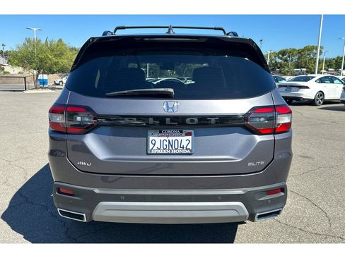 Used 2024 Honda Pilot Elite image 4