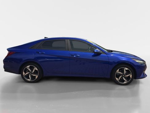 Certified 2023 Hyundai Elantra SEL w/ Convenience Package FWD image 2