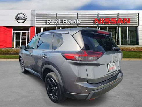 Used 2024 Nissan Rogue SV AWD/4WD image 5