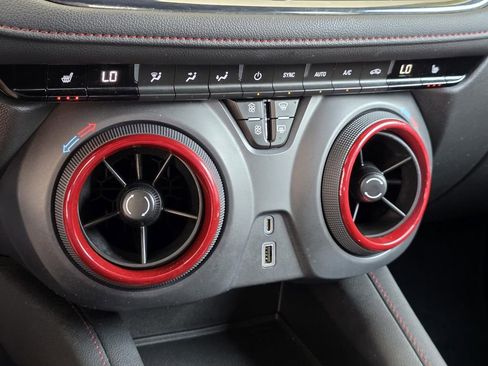 Used 2021 Chevrolet Blazer RS image 25