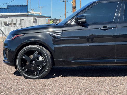 Used 2020 Land Rover Range Rover Sport HSE image 4
