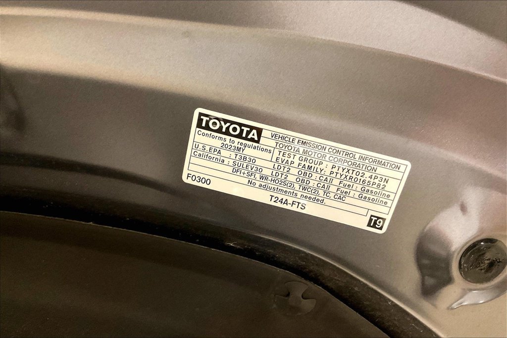 Used 2023 Toyota Highlander Limited AWD/4WD image 33