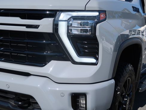 Used 2024 Chevrolet Silverado 2500 LTZ w/ LTZ Plus Package AWD/4WD image 6
