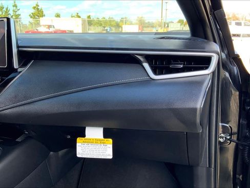 Used 2026 Toyota Corolla SE image 17