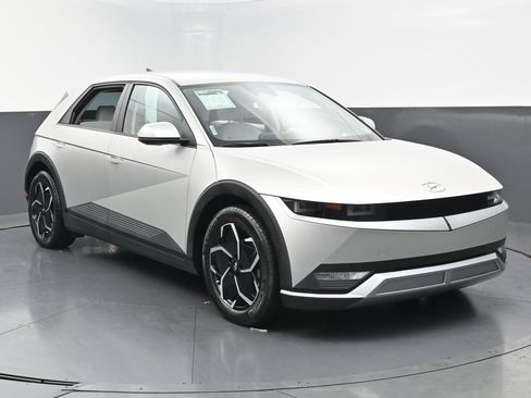 Used 2023 Hyundai Ioniq 5 SEL w/ Cargo Package image 5