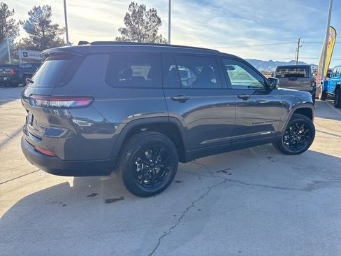New 2025 Jeep Grand Cherokee L Altitude RWD image 5