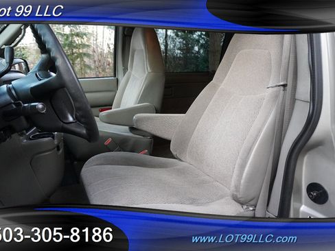 Used 2005 Chevrolet Astro Passenger image 2