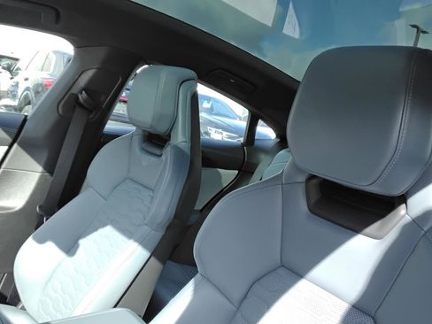 Used 2022 Audi e-tron GT Premium Plus w/ Performance Package image 18