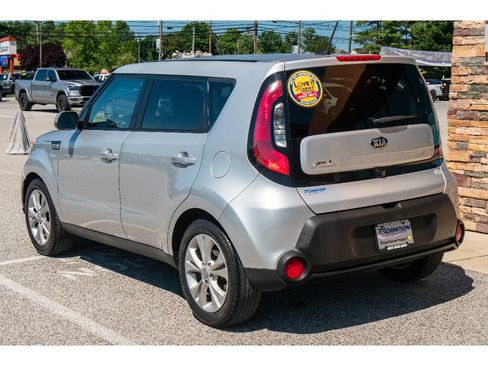 Used 2015 Kia Soul + FWD image 5