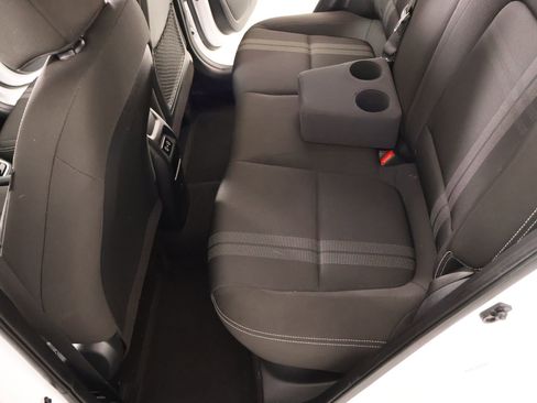 Used 2025 Hyundai Venue SEL FWD image 11