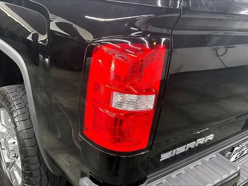 Used 2016 GMC Sierra 2500 Denali w/ Duramax Plus Package AWD/4WD image 22