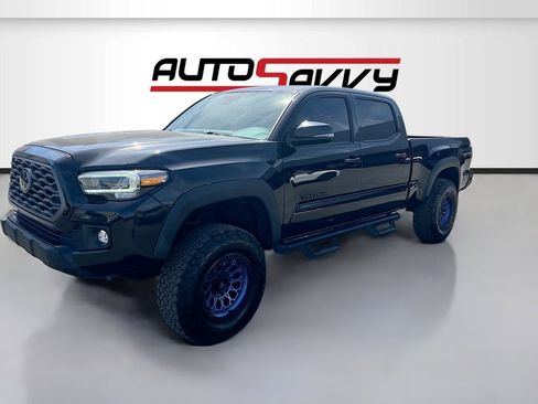 Used 2023 Toyota Tacoma TRD Off-Road w/ Black Out Package (TMS) AWD/4WD image 3