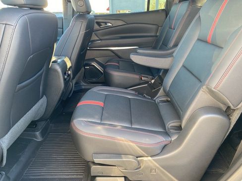 New 2026 Chevrolet Traverse RS w/ LPO, Floor Liner Package image 17