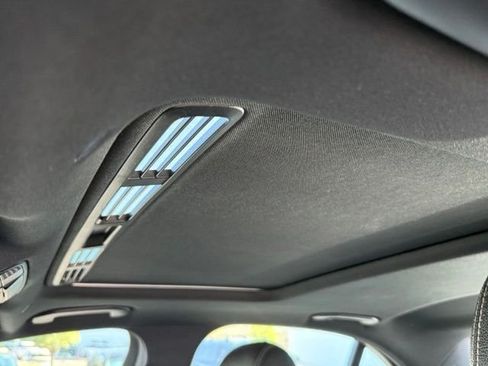 Used 2017 Mercedes-Benz E 300 4MATIC image 14