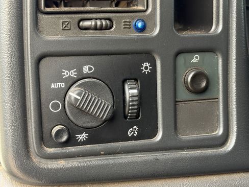 Used 2007 Chevrolet Silverado 2500 W/T w/ Skid Plate Package AWD/4WD image 18