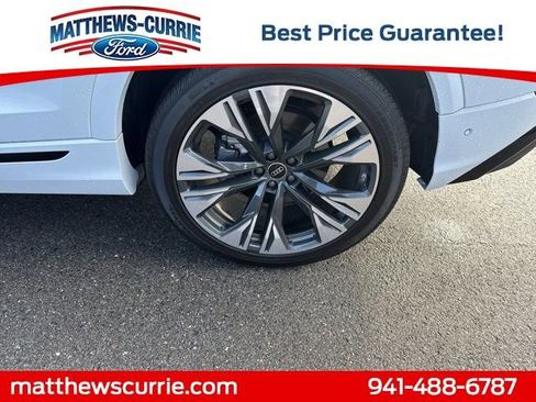 Used 2025 Audi Q8 Premium Plus image 15