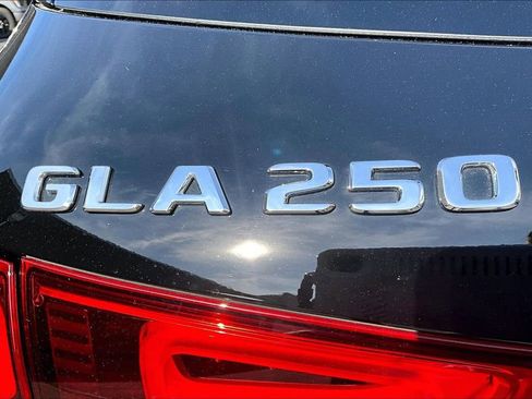 Certified 2023 Mercedes-Benz GLA 250 4MATIC image 33