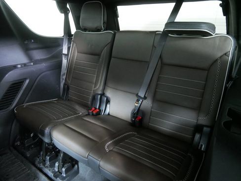 Used 2025 GMC Yukon Denali Ultimate AWD/4WD image 19
