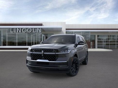 New 2025 Lincoln Navigator Reserve w/ Jet Appearance Package AWD/4WD image 2