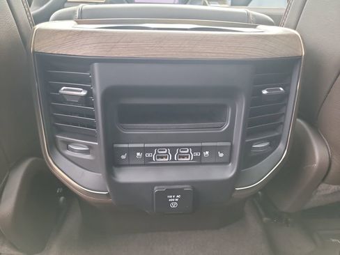 Used 2025 RAM 1500 Limited AWD/4WD image 17