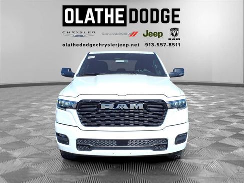 New 2026 RAM 1500 Big Horn AWD/4WD image 9