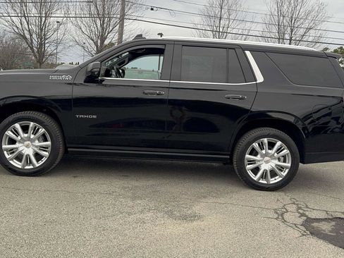 Used 2021 Chevrolet Tahoe High Country w/ Premium Package image 3