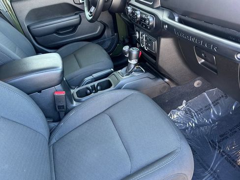 Used 2023 Jeep Wrangler Unlimited w/ Cold Weather Group AWD/4WD image 18
