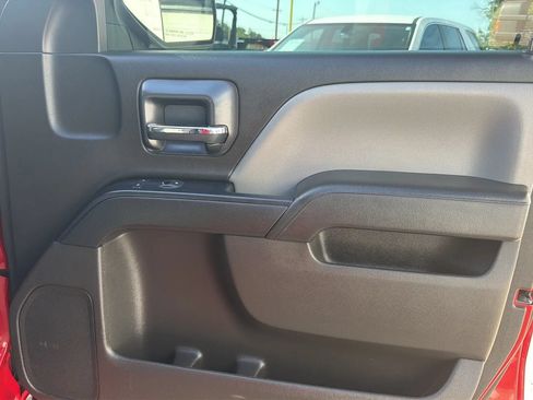 Used 2018 Chevrolet Silverado 1500 Custom AWD/4WD image 17