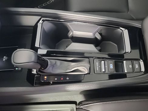 Certified 2025 Honda Accord Sport image 33