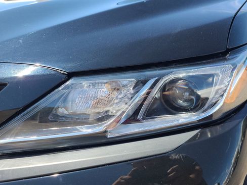 Used 2023 Toyota Camry SE FWD image 9
