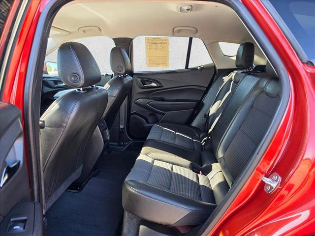 Used 2024 Chevrolet Trax LT w/ LT Convenience Package FWD image 17