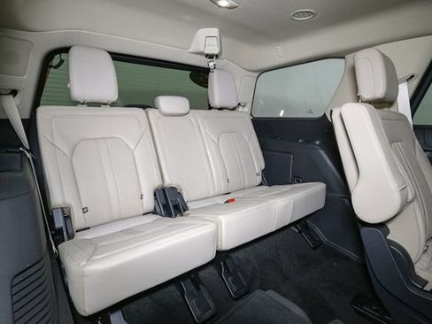 Used 2023 Ford Expedition Limited AWD/4WD image 21