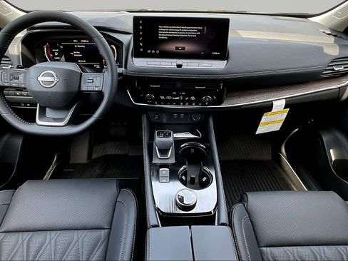 New 2026 Nissan Rogue Platinum AWD/4WD image 18