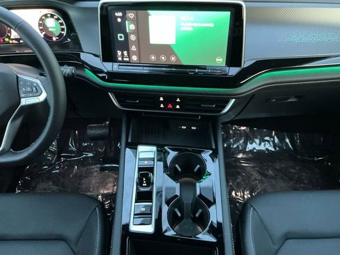 New 2025 Volkswagen Atlas Cross Sport SEL image 11