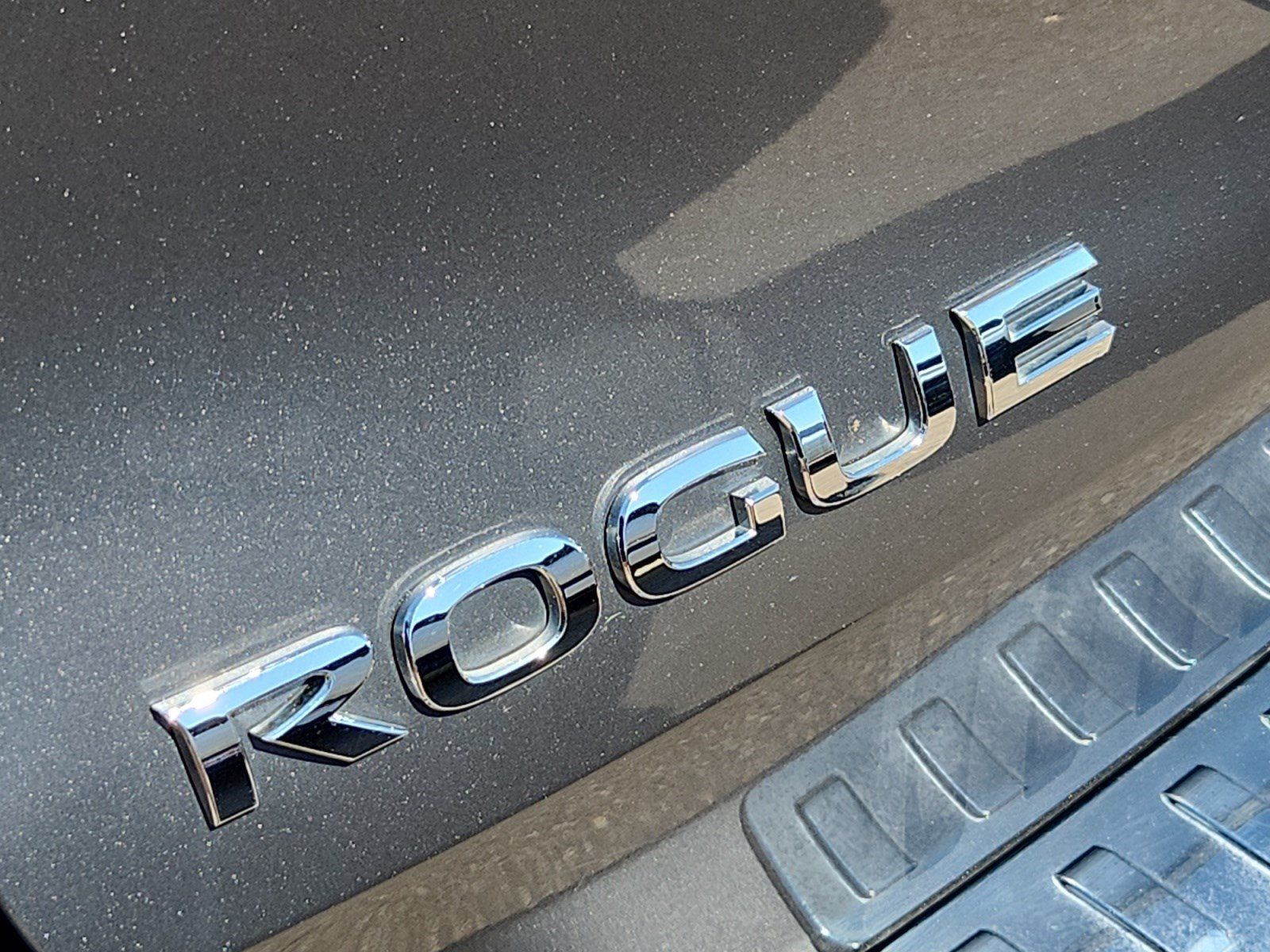 Used 2018 Nissan Rogue S AWD/4WD image 28