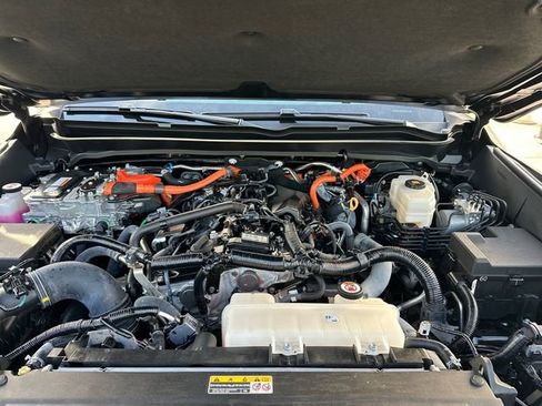 Used 2024 Toyota Tacoma TRD Off-Road w/ TRD Off Road Premium Package AWD/4WD image 28