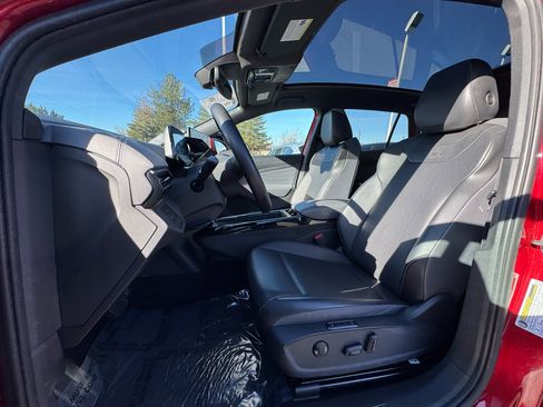 Used 2023 Volkswagen ID.4 Pro S image 4