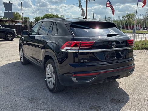 Used 2020 Volkswagen Atlas Cross Sport SE w/ Towing Package image 2