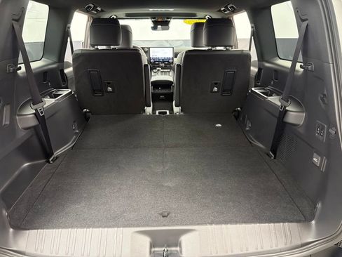 Used 2025 Lexus GX 550 w/ Cold Area Package AWD/4WD image 39