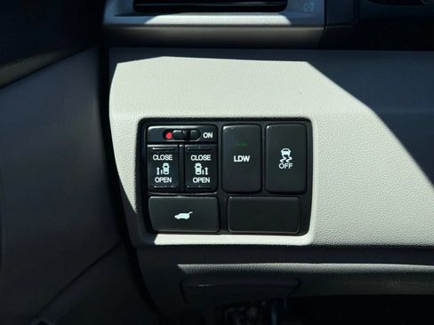 Used 2017 Honda Odyssey EX-L image 16