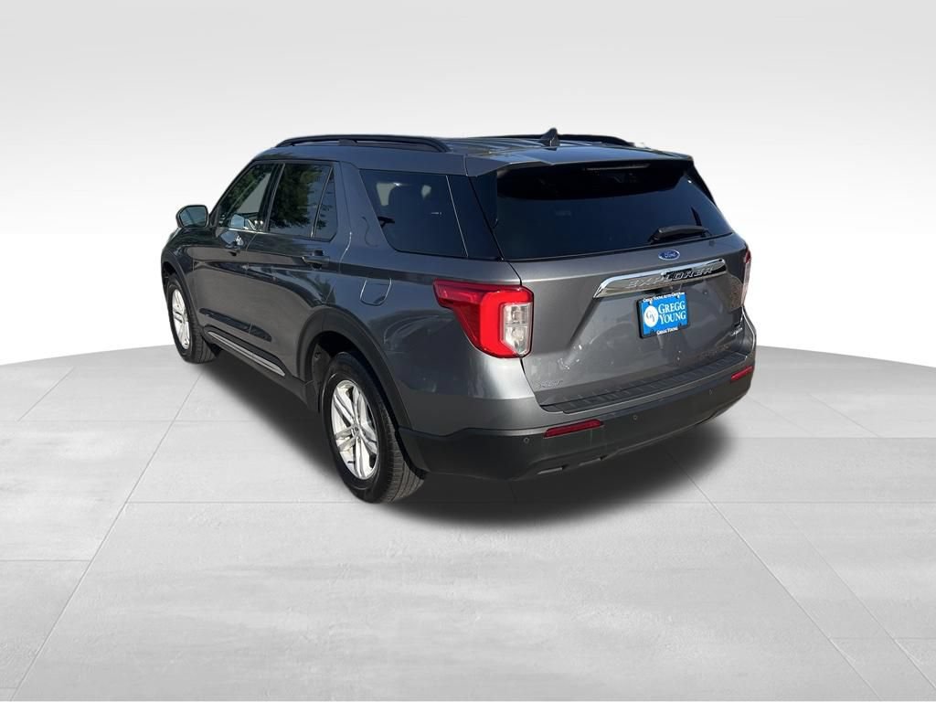 Used 2024 Ford Explorer XLT AWD/4WD image 4