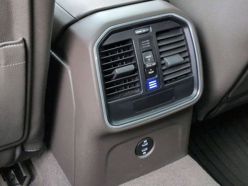 Used 2021 Porsche Macan image 14