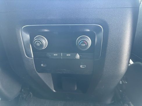 Certified 2024 Chevrolet Suburban LT image 20