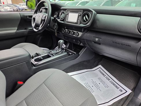 Used 2019 Toyota Tacoma SR AWD/4WD image 42