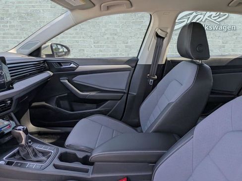 Used 2025 Volkswagen Jetta SE image 20