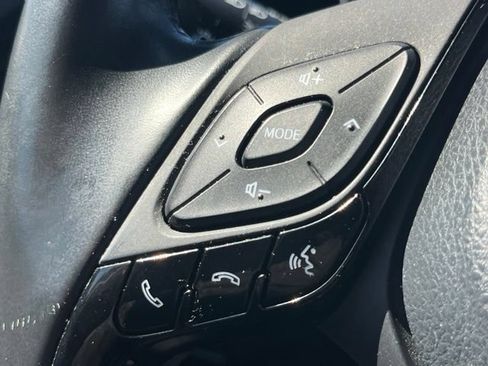 Used 2018 Toyota C-HR XLE FWD image 15