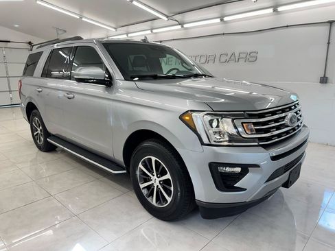 Used 2021 Ford Expedition XLT RWD image 3