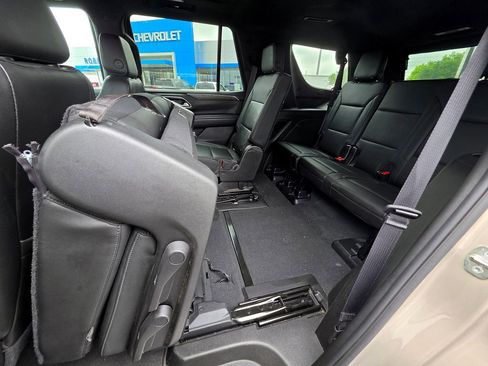 Used 2021 Chevrolet Tahoe Z71 w/ Z71 Signature Package AWD/4WD image 60