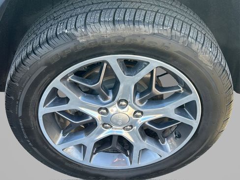 Certified 2020 Jeep Grand Cherokee Overland image 14